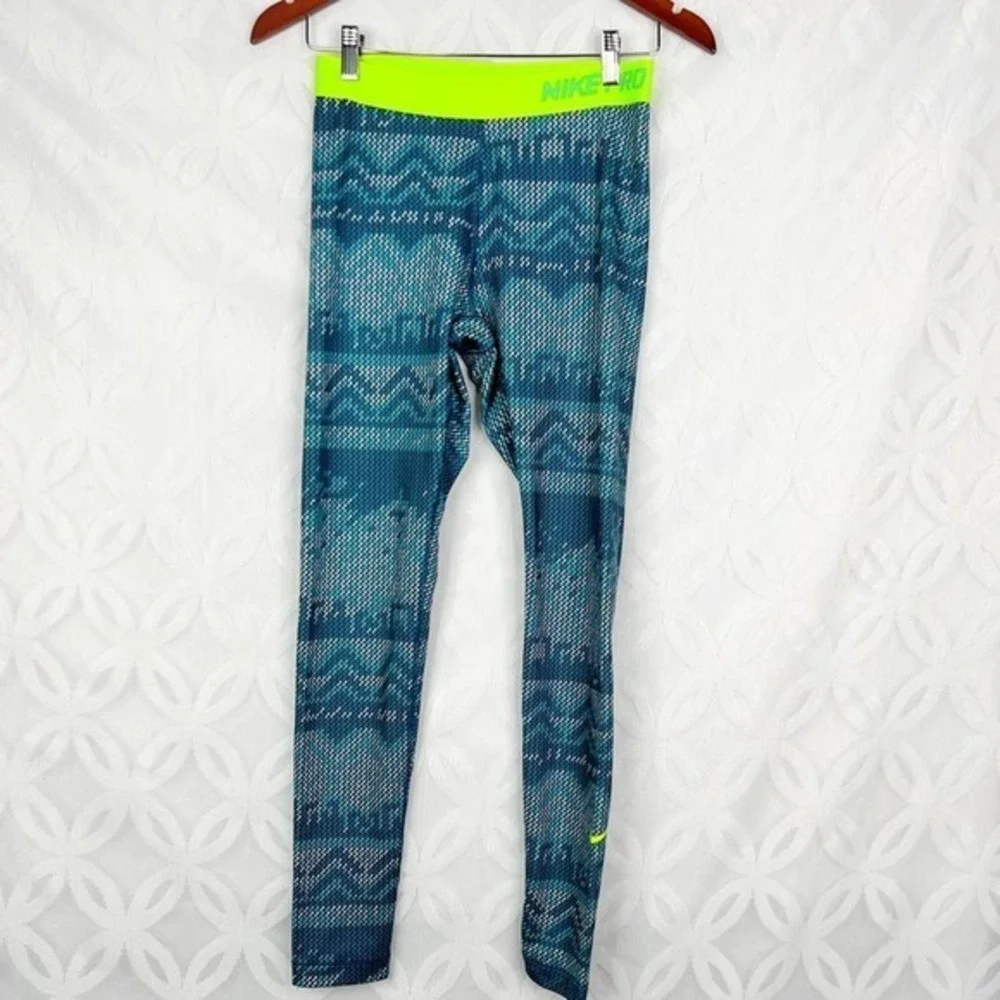 Nike‎ Pro Hyperwarm Nordic Women’s Tights size Medium
